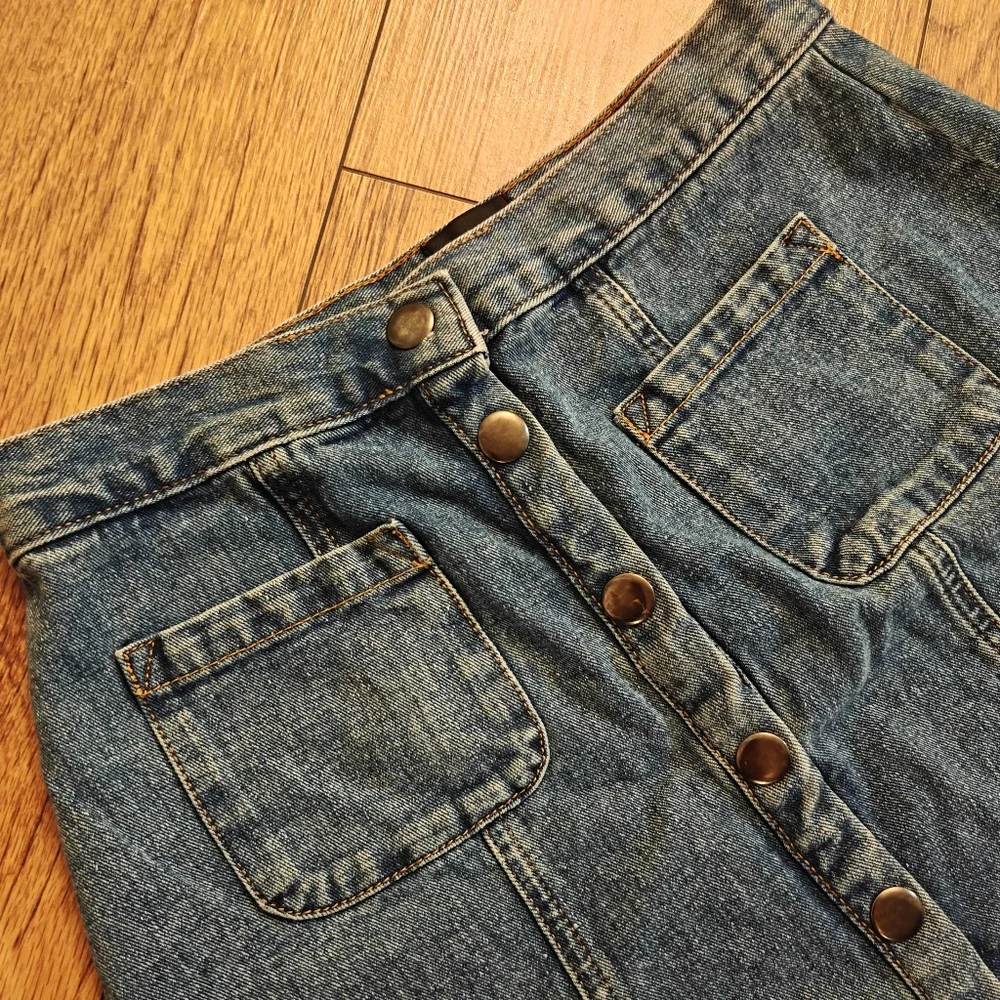 Denim Mini‎ Skirt Medium Wash BDG Women's Small Snap Button Blue Jean Casual EUC